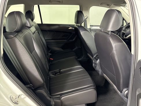 Used 2024 Volkswagen Tiguan SE FWD image 18