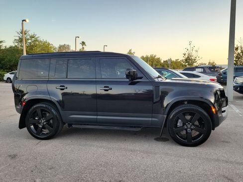 Used 2020 Land Rover Defender 110 HSE image 3