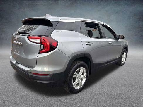 Used 2024 GMC Terrain SLE image 8