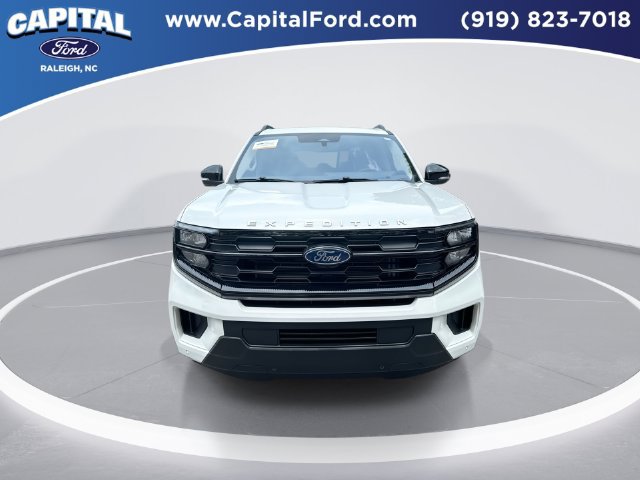 Certified 2025 Ford Expedition Active AWD/4WD image 3