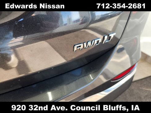 Used 2019 Chevrolet Equinox LT w/ Driver Convenience Package image 8