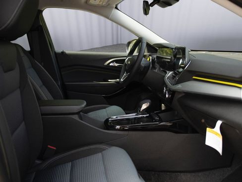 New 2025 Chevrolet Trax LT w/ Driver Confidence Package image 22