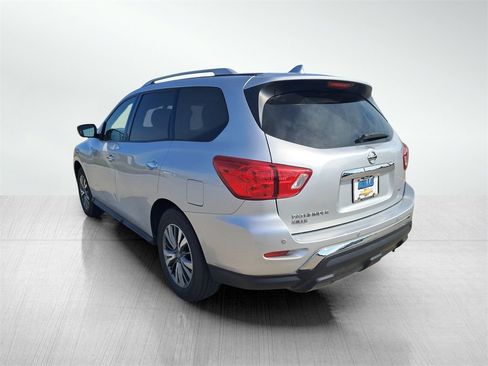 Used 2019 Nissan Pathfinder SV image 7