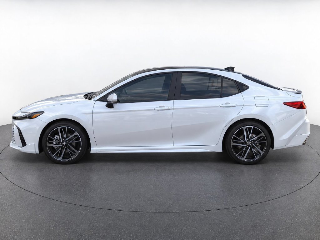 Used 2025 Toyota Camry XSE FWD image 2