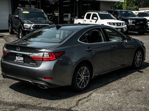 Used 2017 Lexus ES 350 w/ Navigation System Package FWD image 11
