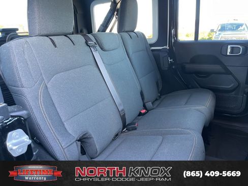 Used 2024 Jeep Wrangler Unlimited Sahara w/ Safety Group AWD/4WD image 22