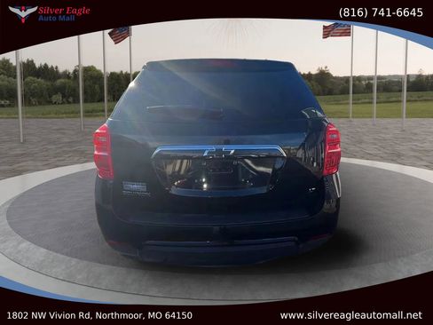 Used 2017 Chevrolet Equinox LT w/ Midnight Edition image 4