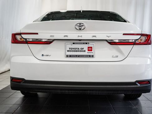 Used 2025 Toyota Camry LE image 5