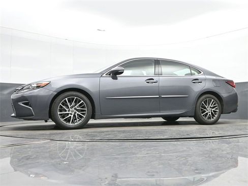 Used 2018 Lexus ES 350 350 image 40