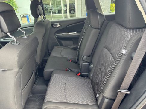 Used 2020 Dodge Journey SE FWD image 12