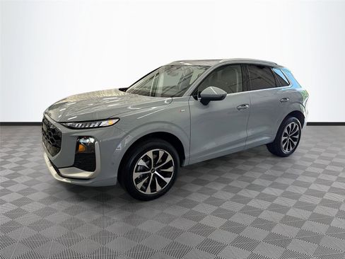 New 2026 Audi Q3 quattro 2.0T AWD/4WD image 3