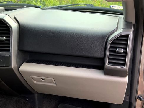 Certified 2018 Ford F150 XLT AWD/4WD image 19