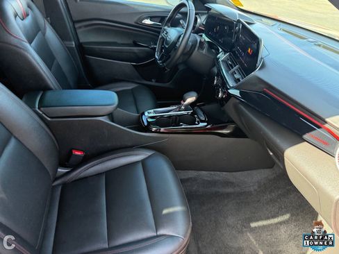 Used 2025 Chevrolet Trax RS FWD image 10