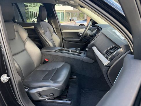 Used 2024 Volvo XC90 B5 Core image 29