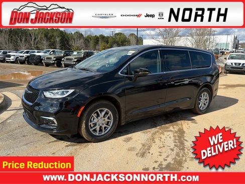 New 2026 Chrysler Pacifica Select image 1