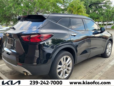 Used 2020 Chevrolet Blazer LT w/ Sound & Technology Package FWD image 6