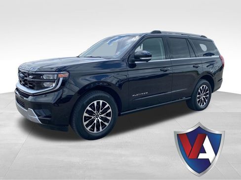 Used 2025 Ford Expedition Platinum AWD/4WD image 1