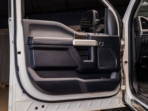 Used 2020 Ford F250 Lariat image 32