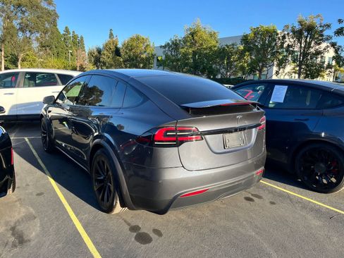 Used 2023 Tesla Model X Plaid image 3