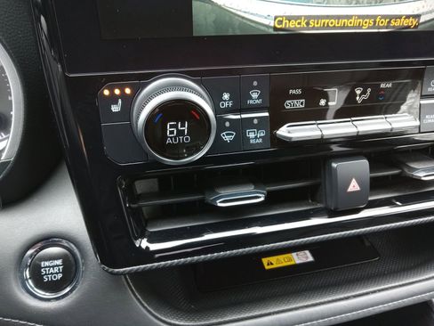 Used 2023 Toyota Highlander XSE AWD/4WD image 19