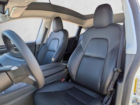 Used 2023 Tesla Model Y Long Range image 5