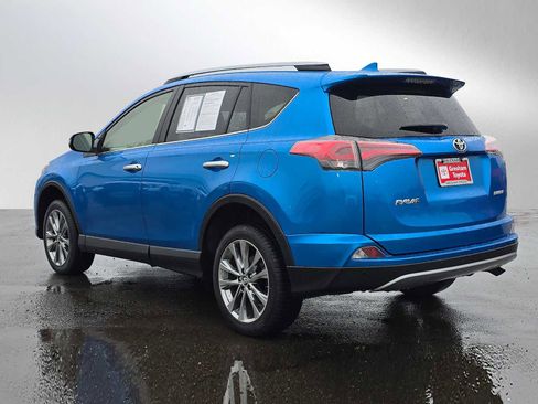 Certified 2017 Toyota RAV4 Limited image 5