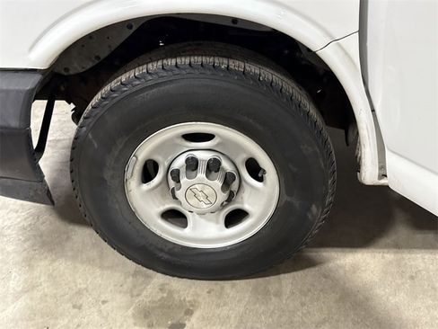 Used 2020 Chevrolet Express 2500 w/ Communications Package image 24