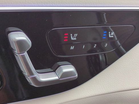 Used 2025 Mercedes-Benz C 300 Sedan image 23