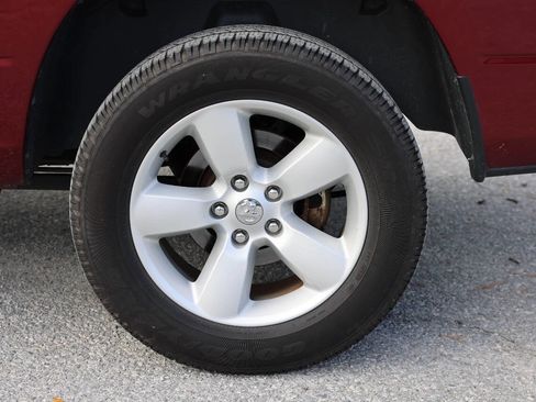 Used 2024 RAM 1500 Classic SLT image 24