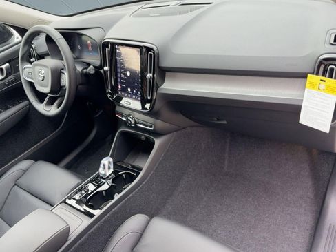 New 2026 Volvo XC40 B5 Ultra w/ Climate Package AWD/4WD image 31