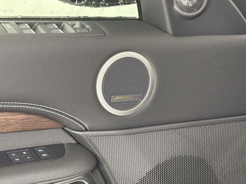 New 2026 Land Rover Discovery Dynamic SE image 22