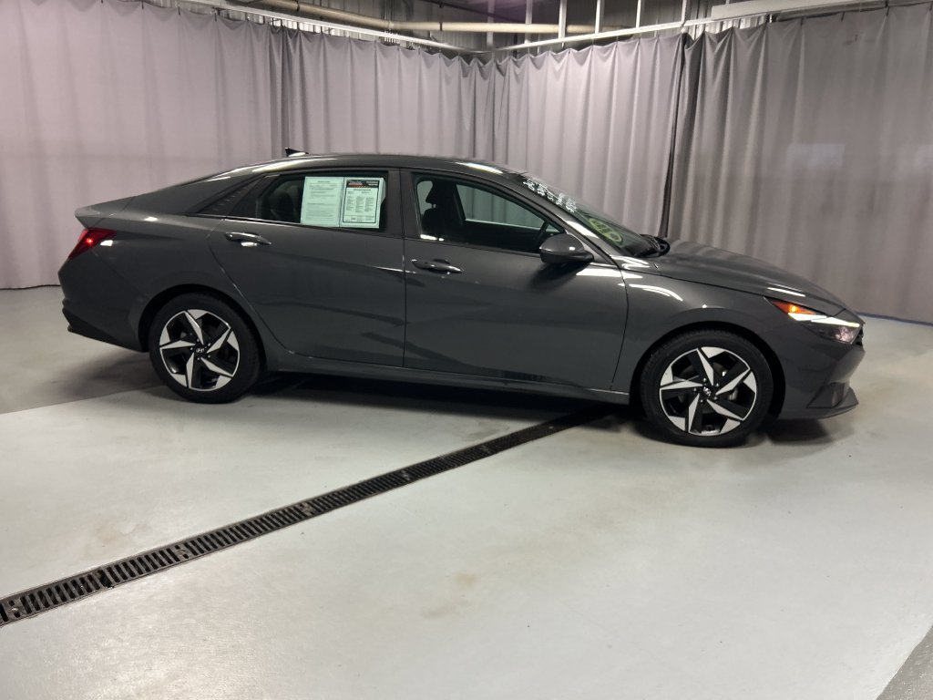 Used 2023 Hyundai Elantra SEL w/ Convenience Package FWD image 8