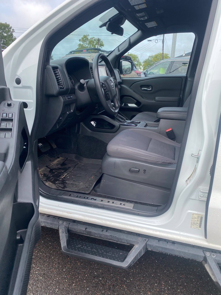 Used 2023 Nissan Frontier SV w/ Midnight Edition Package AWD/4WD image 25
