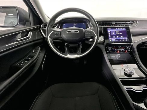 Used 2022 Jeep Grand Cherokee L Laredo w/ Luxury Tech Group I AWD/4WD image 6