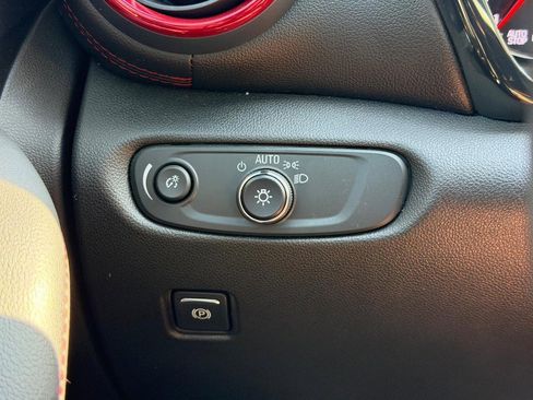 Used 2019 Chevrolet Blazer RS w/ Sun and Wheels Package image 16