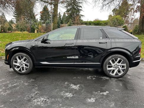 New 2025 Cadillac Optiq Luxury 2 image 2