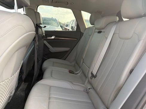 Used 2018 Audi Q5 2.0T Premium Plus w/ Premium Plus Package AWD/4WD image 11