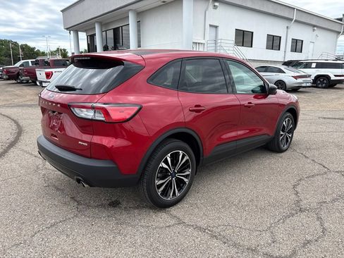 Used 2022 Ford Escape SE w/ SE Sport Appearance Package AWD/4WD image 7