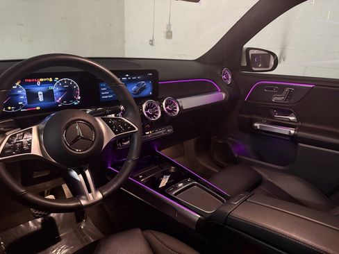 Used 2024 Mercedes-Benz GLB 250 image 17