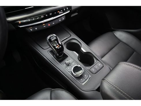 Used 2024 Cadillac XT4 Premium Luxury image 41