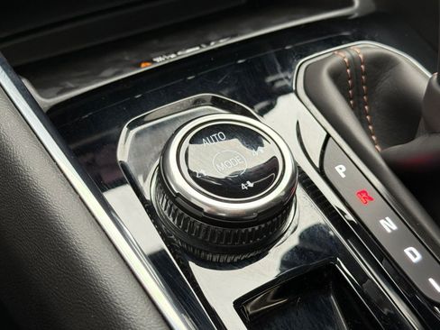 Used 2025 GMC Canyon AT4 w/ Technology Plus Package image 26