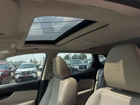 Used 2022 Nissan Rogue Sport SL w/ Premium Package image 11