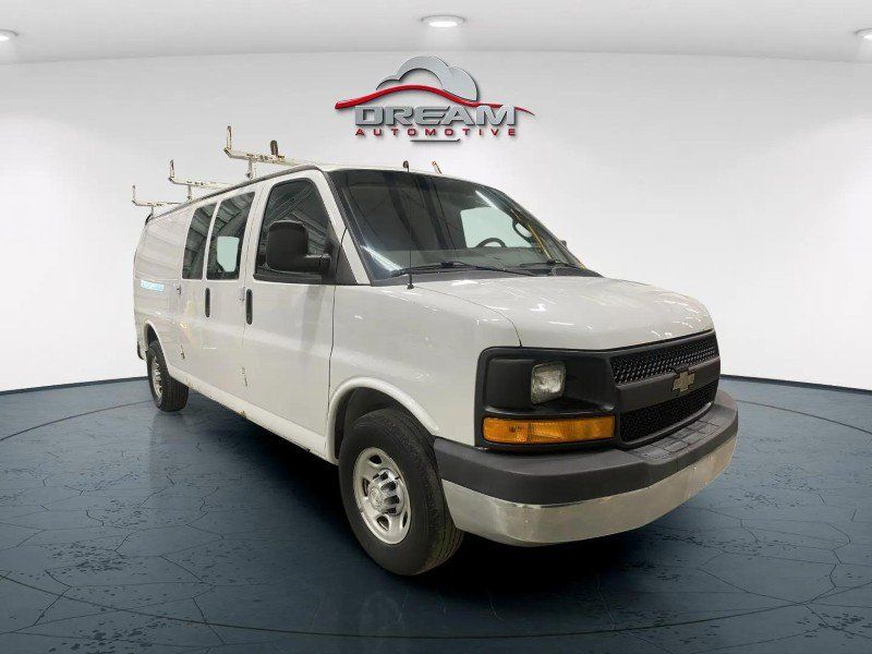 Used 2017 Chevrolet Express 2500 Extended RWD image 1