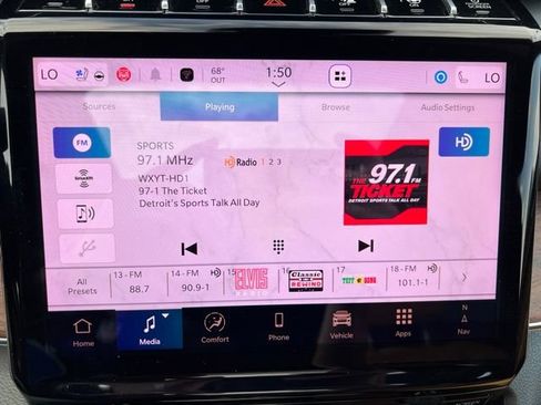 Certified 2025 Jeep Grand Cherokee Summit AWD/4WD image 30