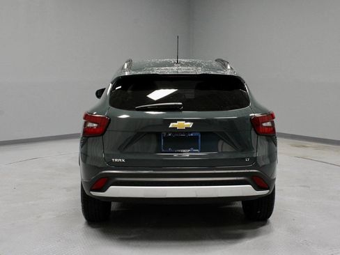 Used 2025 Chevrolet Trax LT FWD image 10