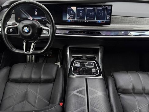 Used 2023 BMW 760i xDrive w/ Executive Package image 42