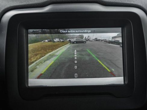 Used 2019 Jeep Renegade Latitude w/ Cold Weather Group image 41