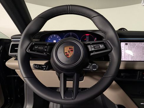 New 2026 Porsche Macan Electric RWD image 39