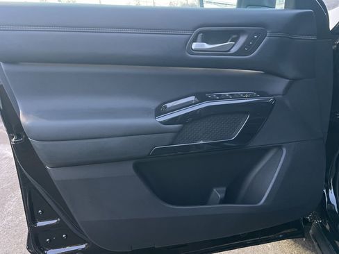 New 2026 Nissan Pathfinder Platinum image 24