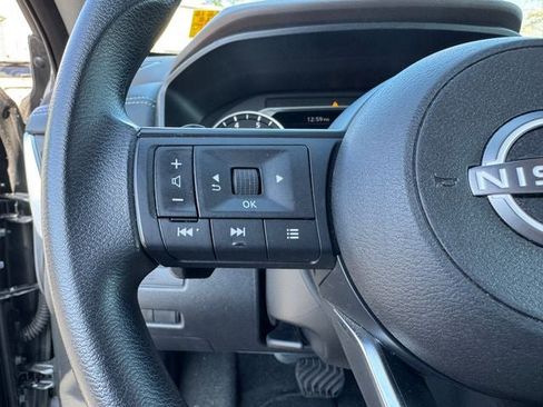 Used 2023 Nissan Rogue S image 23